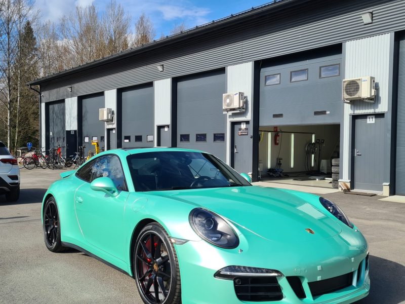 Porsche 911 Neon Mint